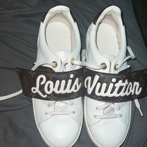 Shoes - Picture 4 of 6